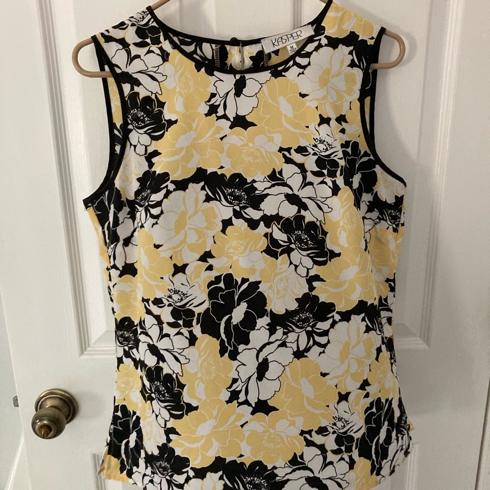 Sleeveless shirt size m